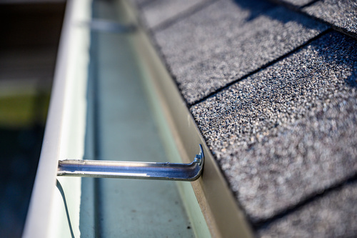 Local Clyde Hill rain gutter service in WA near 98039