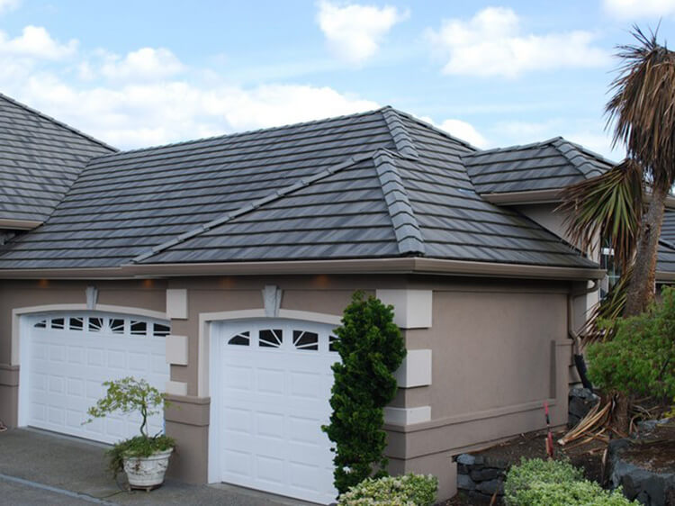 Reliable Sammamish gutters in WA near 98075