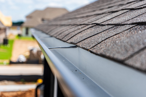 Reliable Kirkland gutter services in WA near 98033