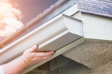 Contact a Top 10 Rated Bellevue Gutter Company