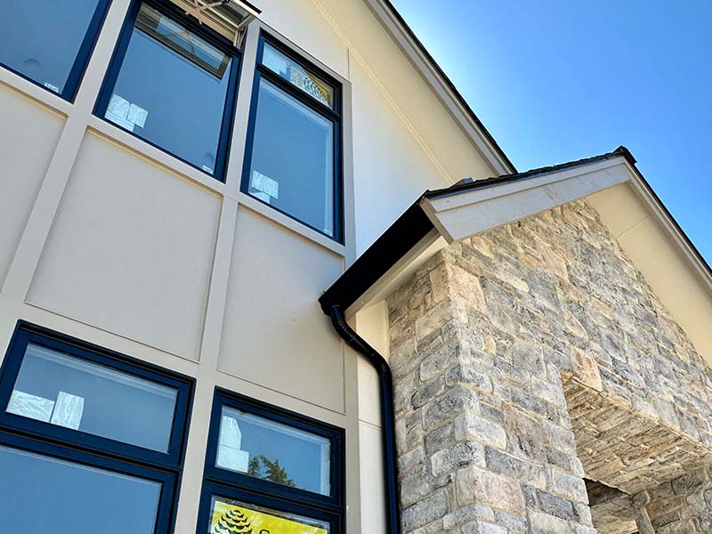 Reliable Somerset house gutters in WA near 98006